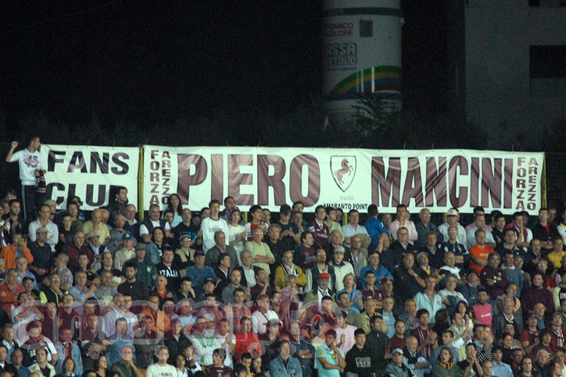 lo striscione del Piero Mancini Fans Club